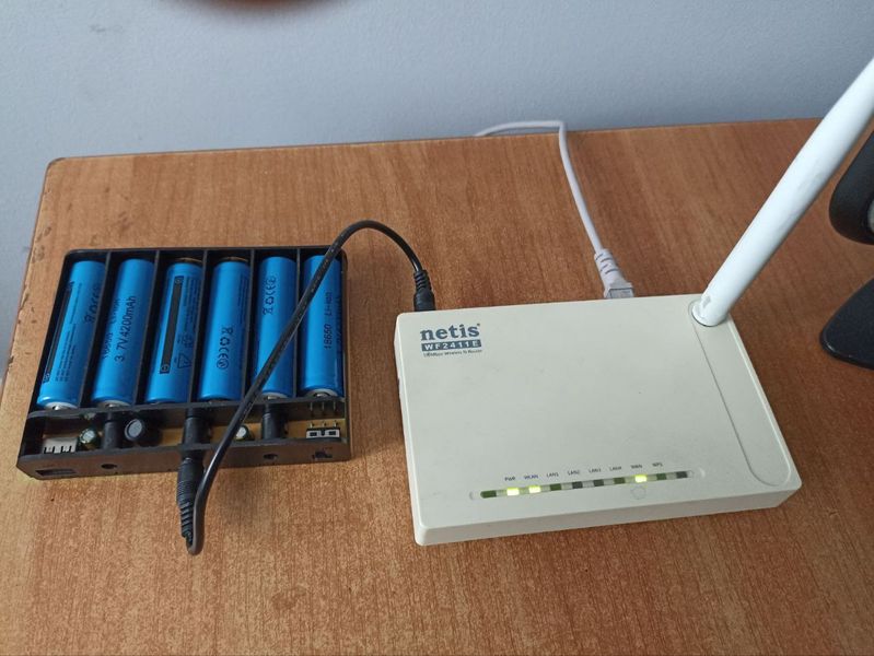 Источник бесперебойного питания 4200 mAh USB, 9V 12V для роутера Mini UPS павербанк УПС 00886 фото